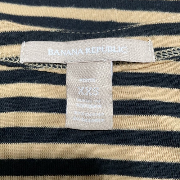✨Banana Republic Fitted Boat Neck Striped Top Tan Black XXS ✨ - Picture 3 of 3